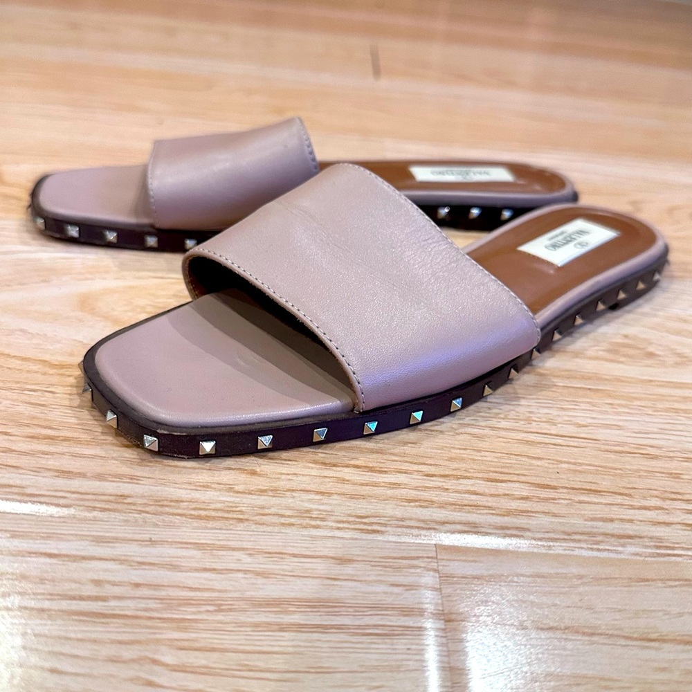 Valentino Garavani Napa Soul Rockstud Flat Slide Sandals, Size 37